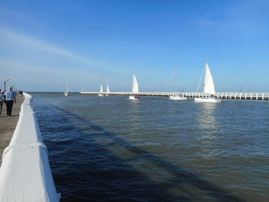 Sailing boats on RIVER IJZER
